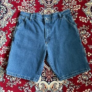 Wrangler Men’s 40x10” Medium Indigo Wash Jean Carpenter Shorts